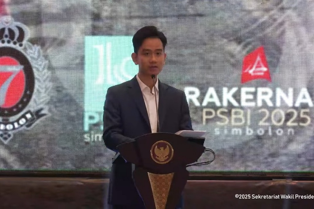 Momen Gibran Singgung Pemecatan Effendi Simbolon dari PDIP