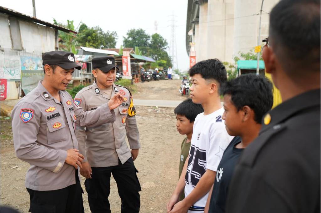 Awas Bahaya Layang-Layang! KCIC dan Polisi Patroli Jalur Whoosh Demi Keamanan