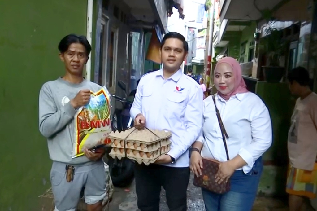 Peduli dan Cepat Tanggap, Partai Perindo Jaktim Turun Tangan Bantu Korban Banjir Kebon Pala