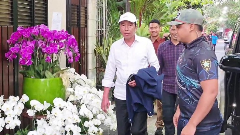 Jokowi Kembali ke Rumah di Solo Usai 2 Minggu Liburan Bareng Cucu