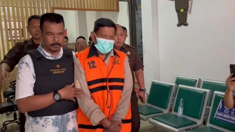 Ditetapkan Tersangka Korupsi Pemeliharaan Truk Sampah, Kepala DLH Sukabumi Ditahan