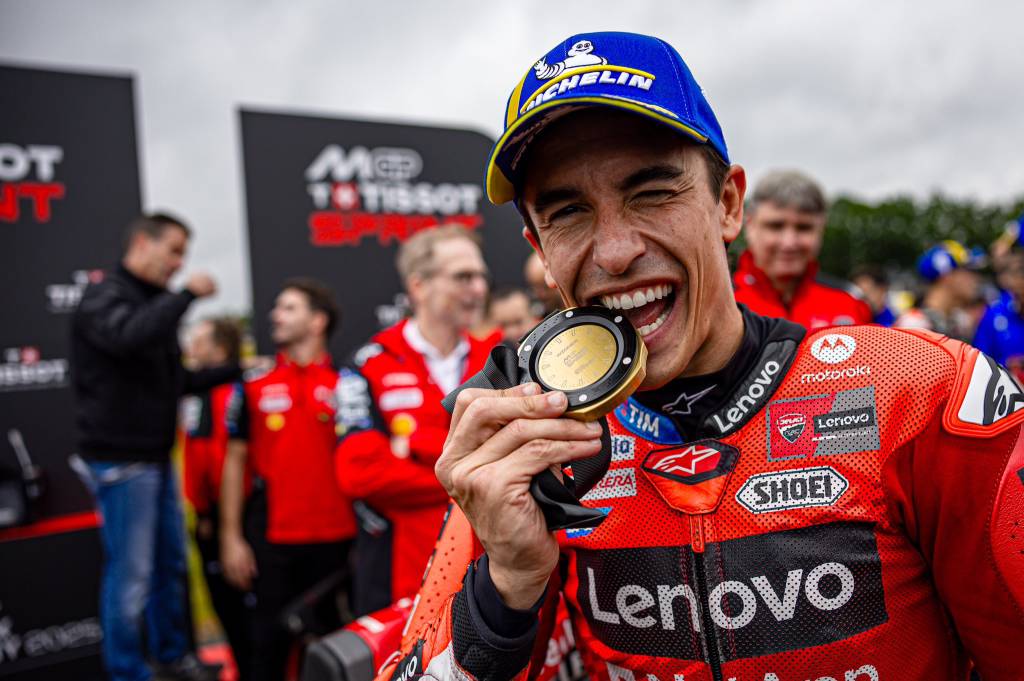 Rahasia Marc Marquez Juara MotoGP Jerman 2025 saat 8 Pembalap Jatuh di Sachsenring