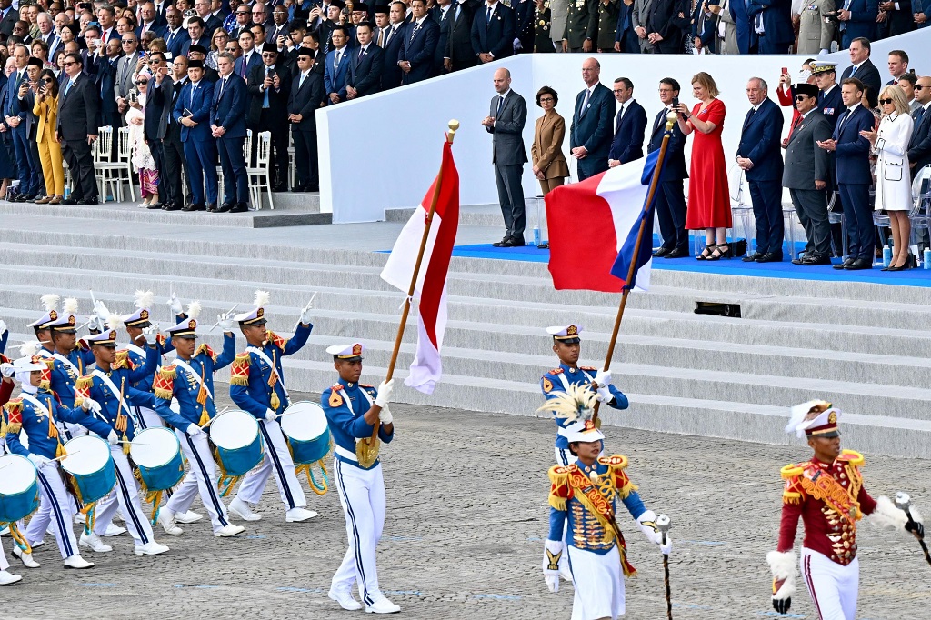 Satgas Patriot II Indonesia Curi Perhatian Publik Prancis di Bastille Day 2025