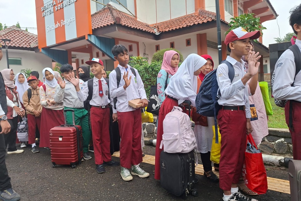 Sekolah Rakyat Dimulai Serentak Hari Ini, Murid Tampak Antusias