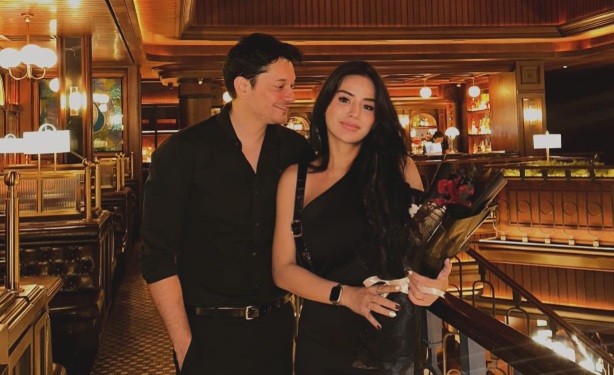 Belum Genap Setahun Bercerai, Pesinetron Andrew Andika Sudah Tunangan dengan Pacar Baru