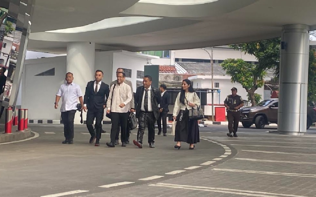 Penampakan Nadiem Makarim Penuhi Panggilan Kejagung, Gendong Tas Ransel