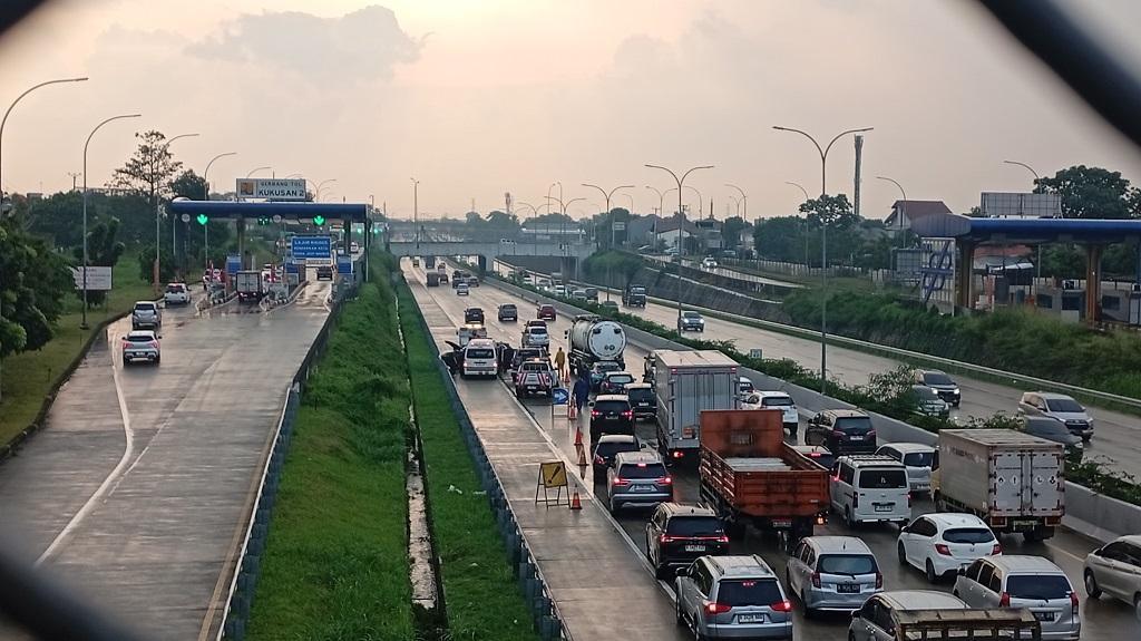 Kecelakaan Tunggal di Tol Cijago Arah Cinere, Lalu Lintas Padat