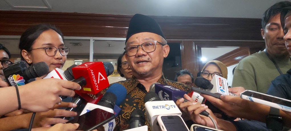 Mendikdasmen Buka Suara soal Korupsi Laptop Rp9,9 Triliun era Nadiem