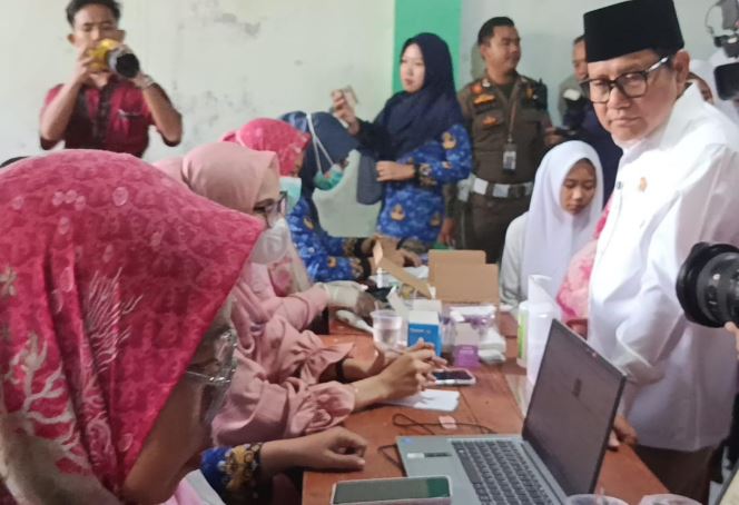Menko PM Cak Imin Dicurhati Nelayan Cirebon soal Jeratan Utang hingga Anak Tak Sekolah