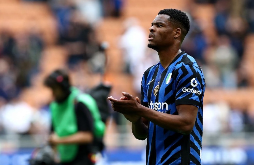 Dumfries Ditawari ke Barcelona, Inter Milan Siap Melepas?