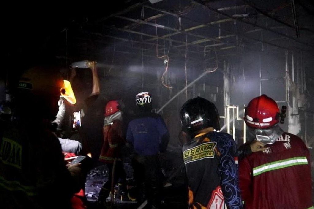 Kebakaran Big Mall Samarinda, 10 Unit Mobil Damkar Dikerahkan Padamkan Api