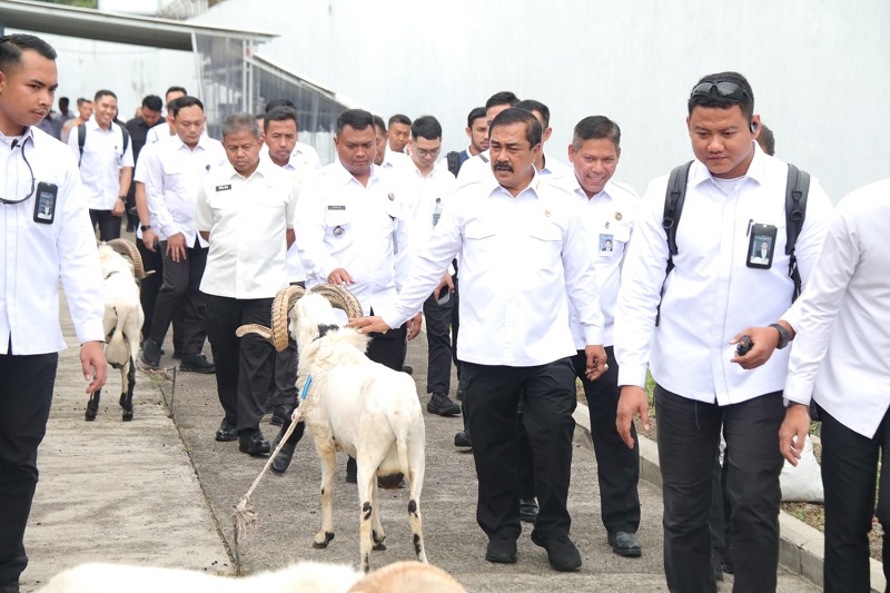 Tinjau Lapas Garut, Menteri Imipas Tekankan Bangun Kemandirian Ekonomi Warga Binaan