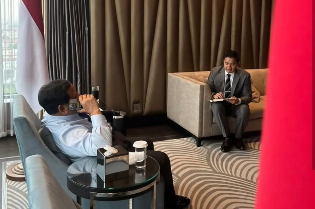 Seskab Teddy Ungkap Prabowo Nego 17 Menit demi Sepakati Penurunan Tarif Impor Trump 