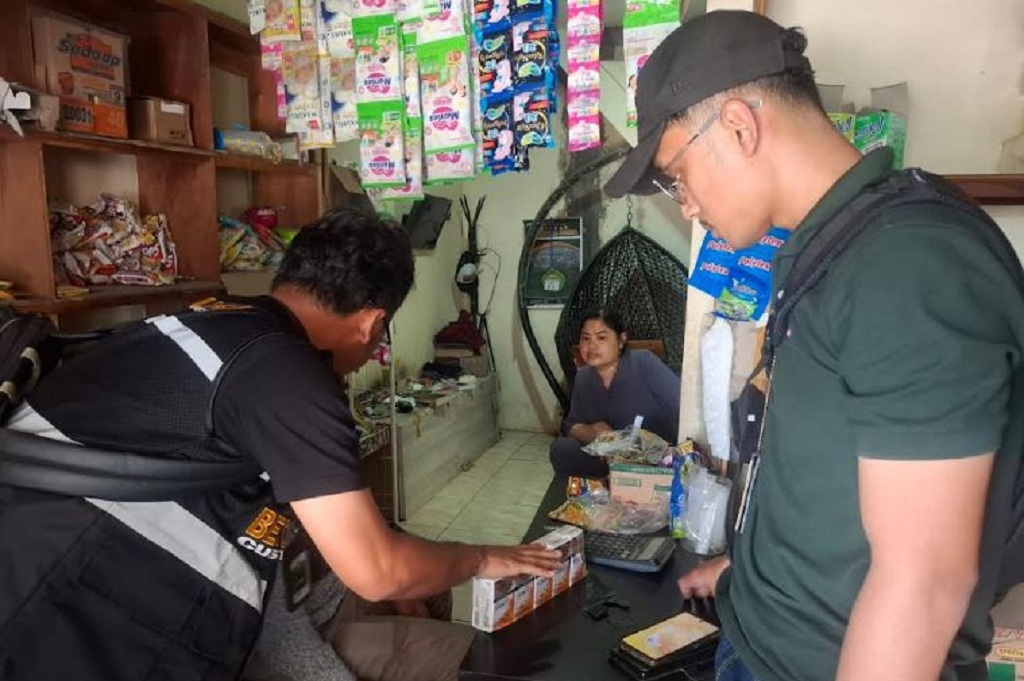 Bea Cukai Razia Toko dan Warung di Bandung Barat, Sita 34.686 Batang Rokok Tanpa Cukai