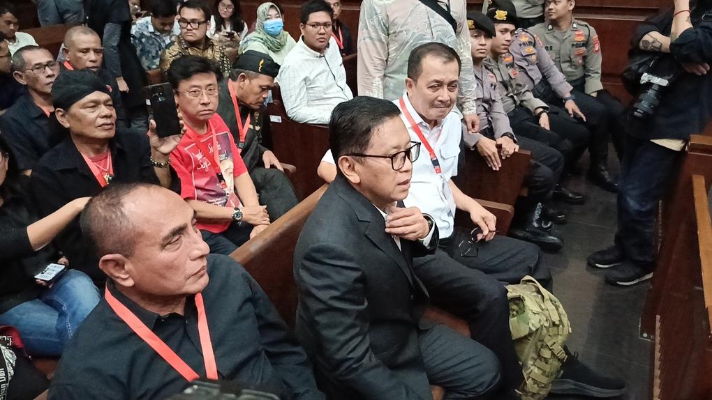 Momen Edy Rahmayadi hingga Oegroseno Hadir di Sidang Hasto Hari Ini