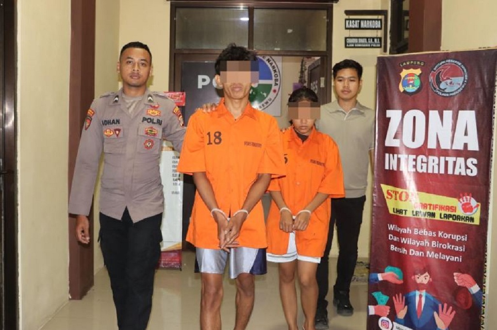 Polisi Tangkap Pasangan Kekasih di Pringsewu, Produksi Tembakau Sintetis di Rumah Kos