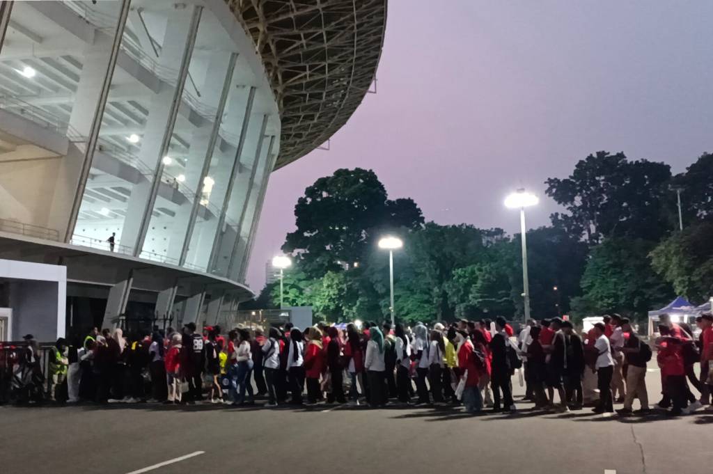 SUGBK Memerah! Ribuan Suporter Mulai Padati Laga Krusial Timnas Indonesia U-23 vs Filipina