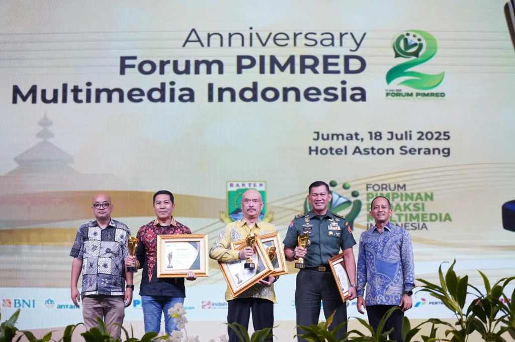Panglima TNI Raih Penghargaan Pemimpin Visioner di Pimred Award 2025