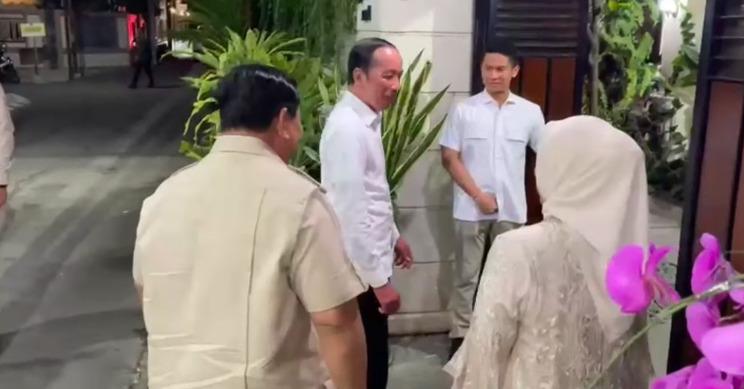 Jokowi Bantah Hubungan dengan Prabowo Renggang usai Tom Lembong dan Hasto Bebas