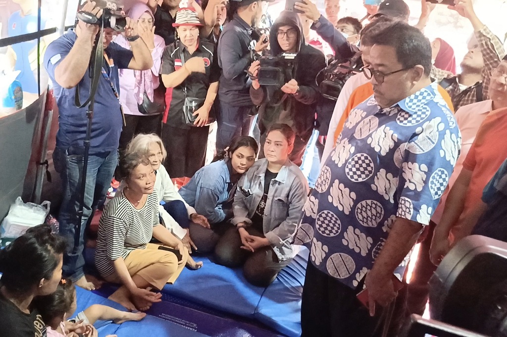 Rano Karno Datangi Lokasi Kebakaran Tragis di Tebet, Cek Korban Luka