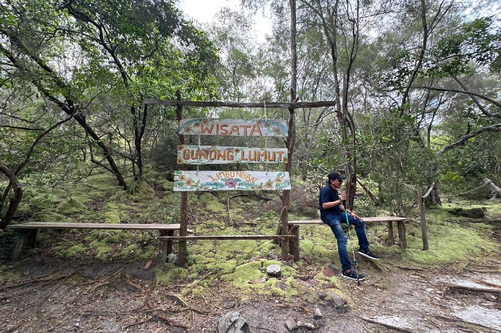 Pesona Gunung Lumut, Negeri Dongeng di Timur Belitung yang Dipeluk Kabut
