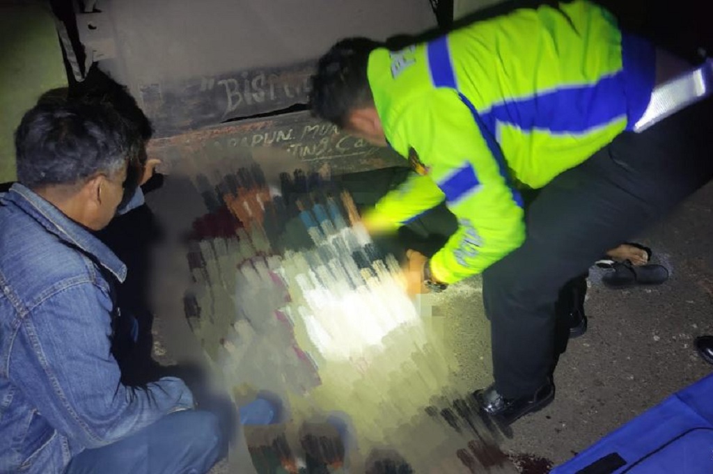 Kecelakaan di Rangkasbitung, Pemotor Tewas Tabrak Truk dari Belakang