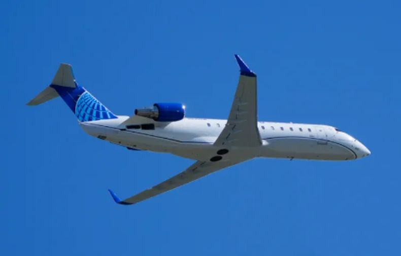 Tegang! Pesawat Bawa Banyak Penumpang Nyaris Tabrakan dengan Jet Pengebom B-52 AU AS