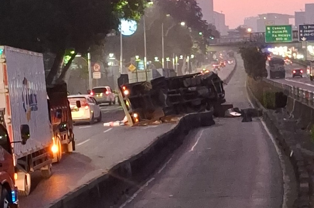 Kecelakaan di Jalur Transjakarta, Rute Pinang Ranti-Pluit Dialihkan Sementara