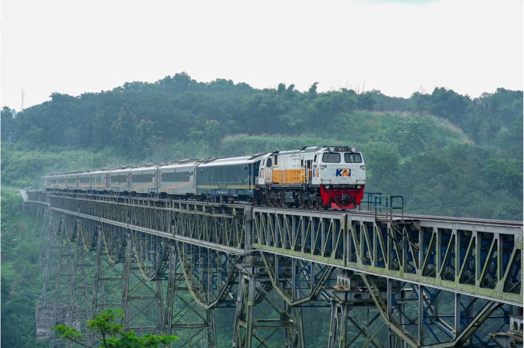 Dulu Rugi Akibat Pandemi, Kini KAI Bangkit dan Catat Laba Rp2,2 Triliun 