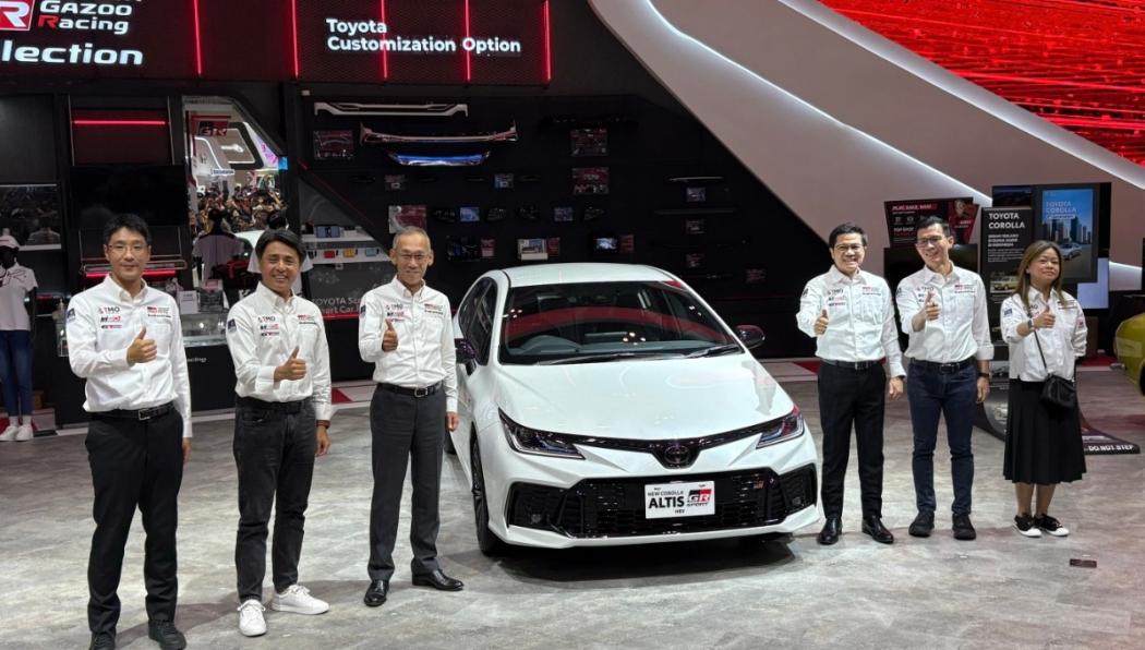 Toyota Corolla Altis Hybrid GR Sport Melantai di GIIAS 2025, Hadirkan Sensasi Balap