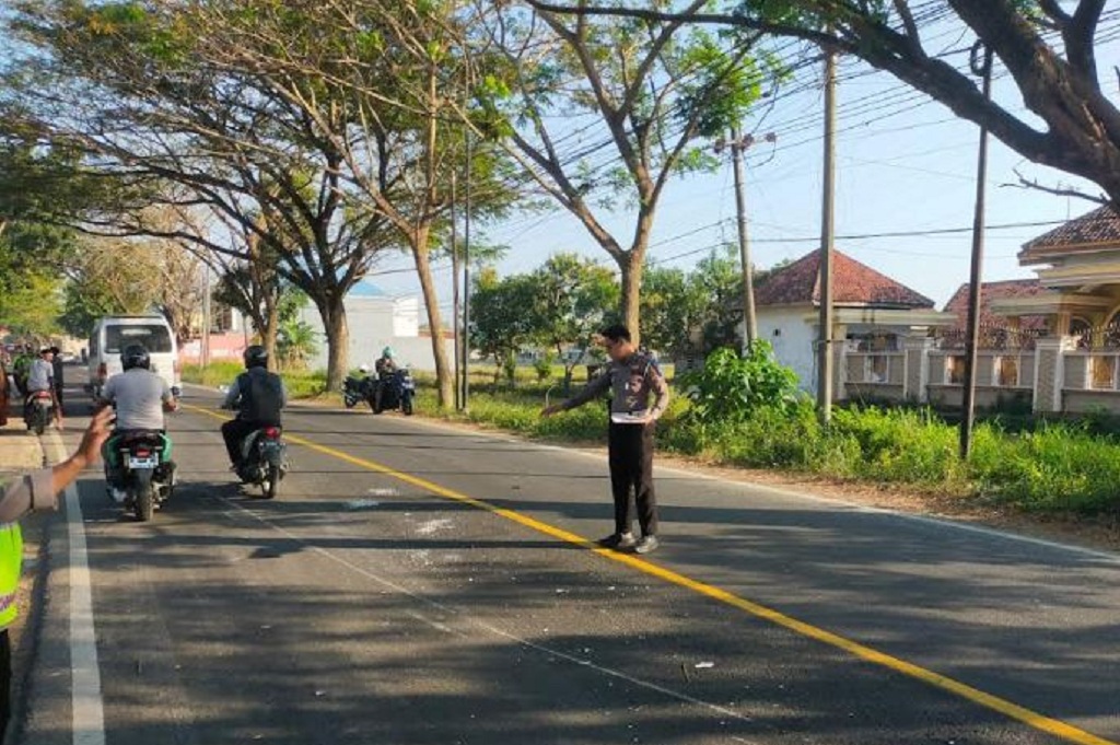 Kecelakaan Beruntun 4 Kendaraan di Sampang, Diawali Mobil Innova Senggol Bus
