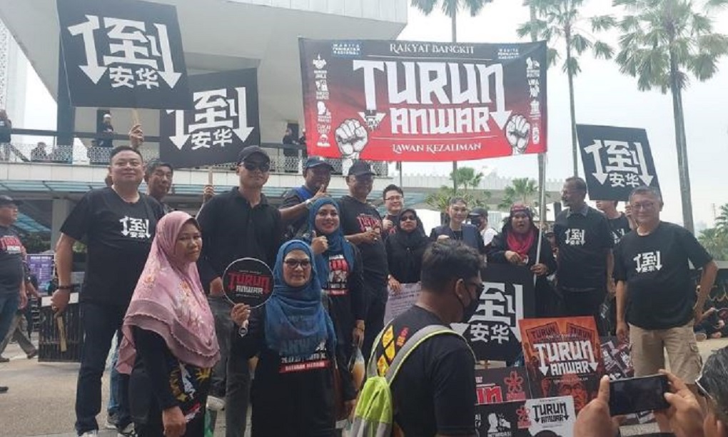 Ribuan Warga Malaysia Demo, Desak PM Anwar Ibrahim Mundur