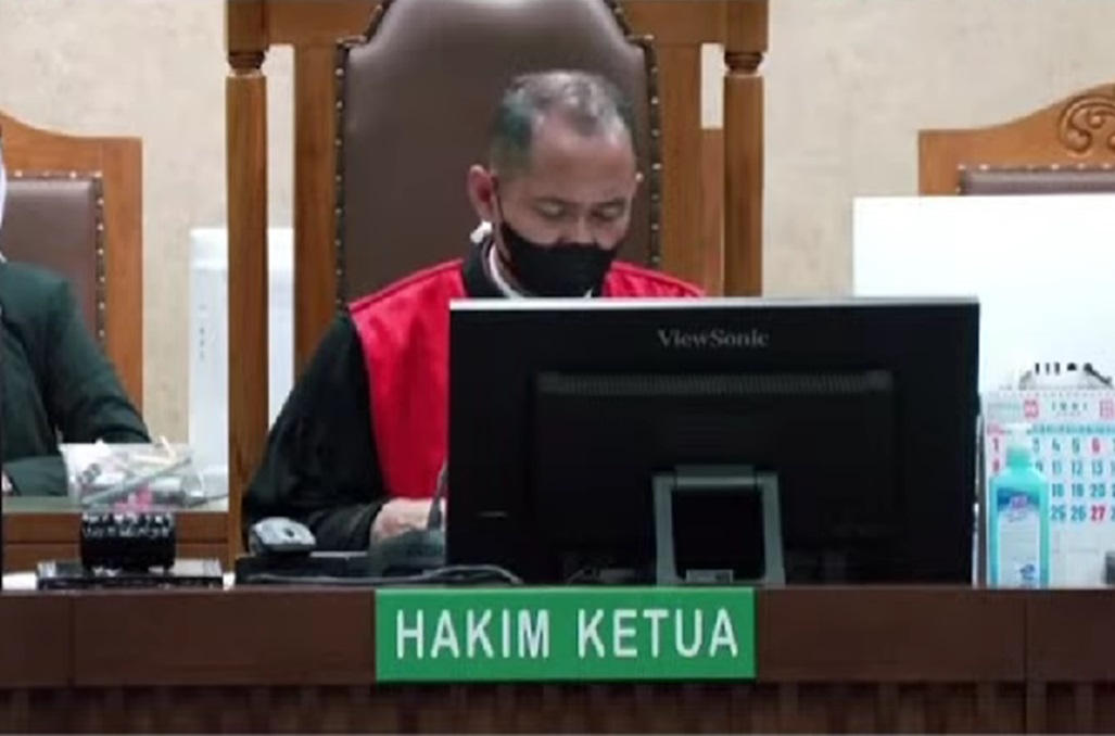 PN Jakpus Jawab Protes Kubu Hasto: Hakim Rios Pakai Masker sejak Pandemi Covid-19