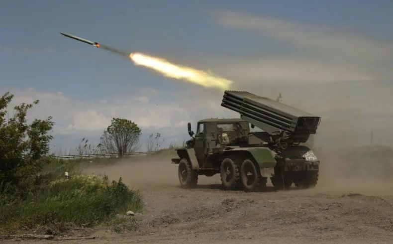 Mengenal Roket BM-21 Grad yang Digunakan Kamboja Bombardir Thailand