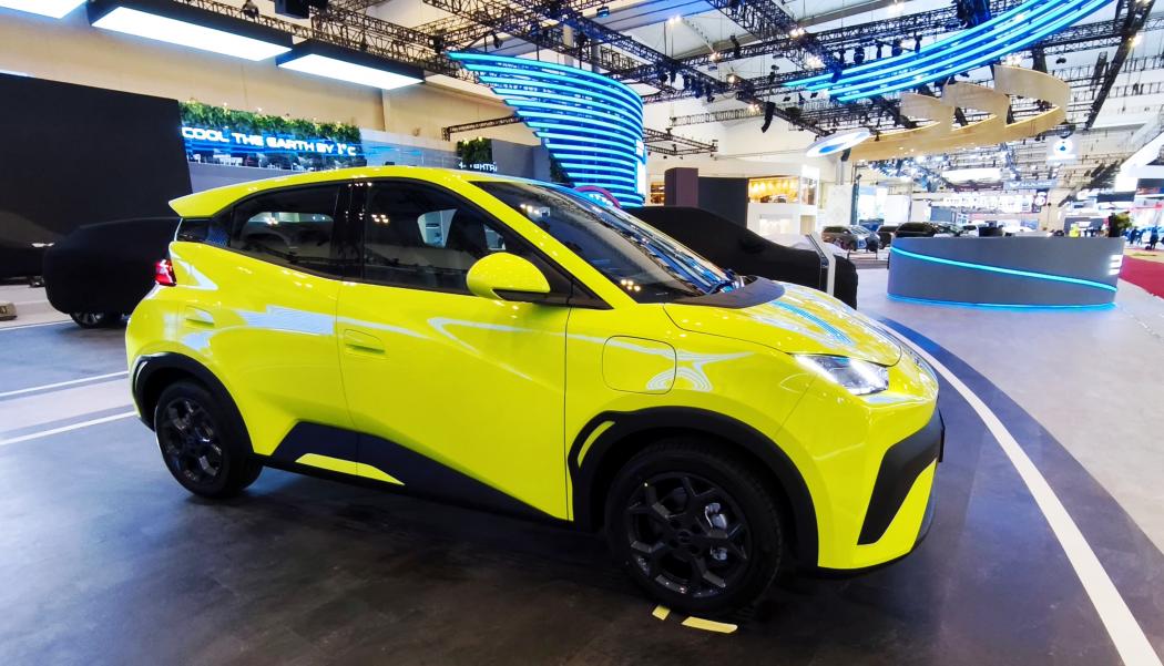 Perbandingan Biaya Operasional Mobil Listrik Atto 1 Versus LCGC, Wow! Selisihnya Tembus Rp8,6 Juta per Tahun