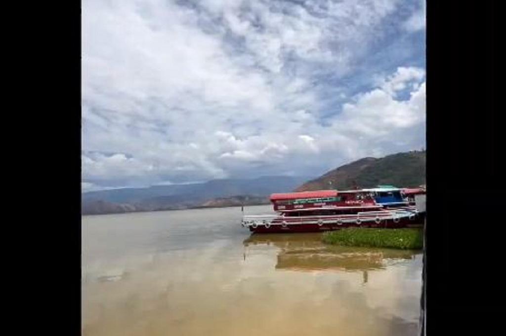 Viral Video Air Danau Toba Berwarna Keruh, Pertanda Apa?