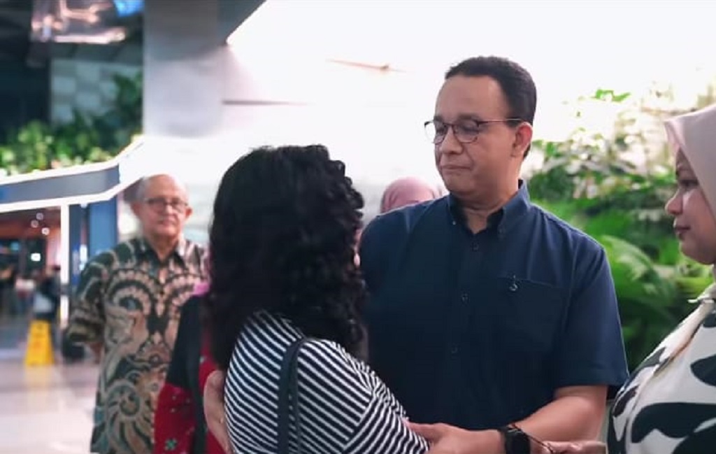 Momen Haru Anies Lepas Putrinya Mutiara Pergi Kuliah S2 ke Amerika Serikat