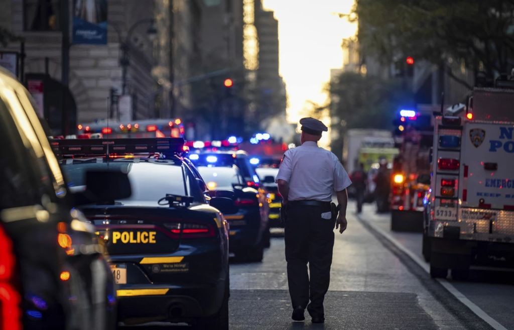 Penembakan Brutal di Gedung Pencakar Langit New York, 5 Orang Tewas termasuk Polisi Muslim