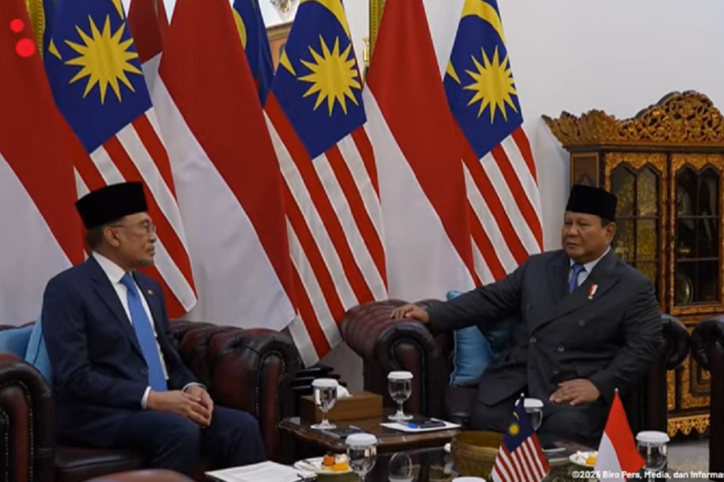 PM Malaysia Anwar Ibrahim Tiba di Istana, Disambut Hangat Presiden Prabowo