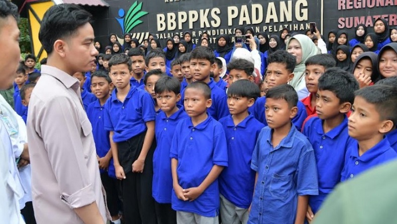 Wapres Gibran Tinjau Sekolah Rakyat Menengah Pertama 4 Padang