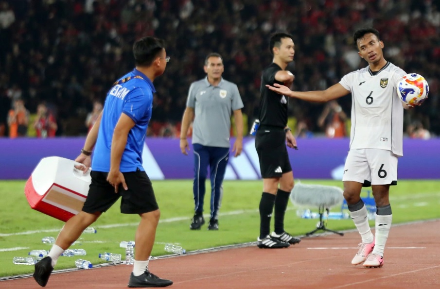 Dokter Tim Vietnam Bongkar Fakta Mengejutkan soal Insiden Botol Air Vs Timnas Indonesia U-23