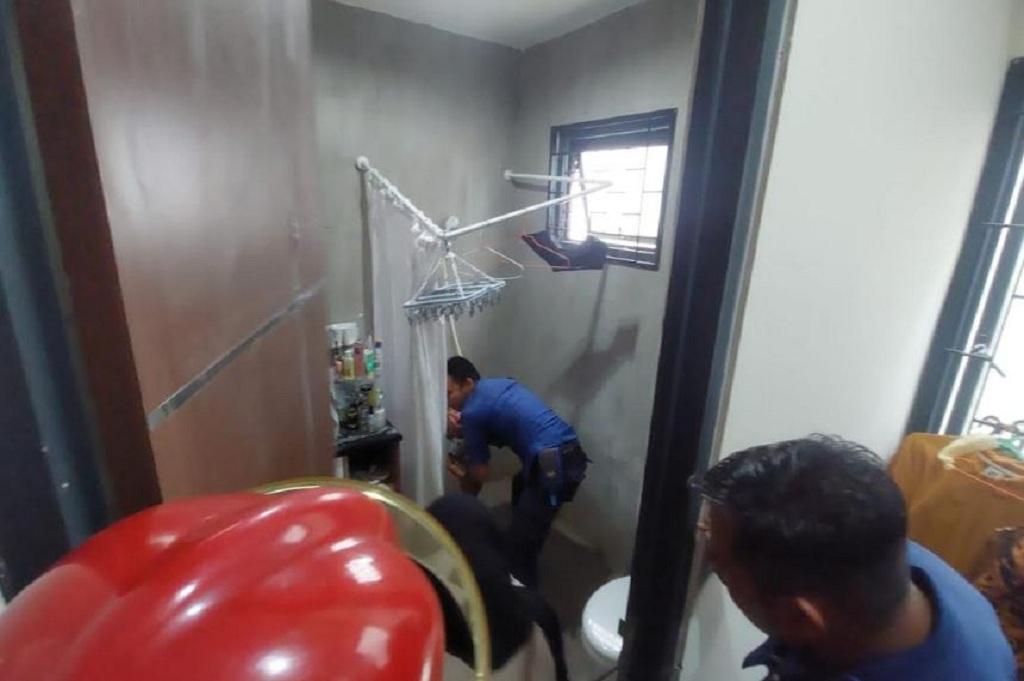Balita 2 Tahun di Padang Terkunci dalam Kamar Mandi, Damkar Gerak Cepat Evakuasi