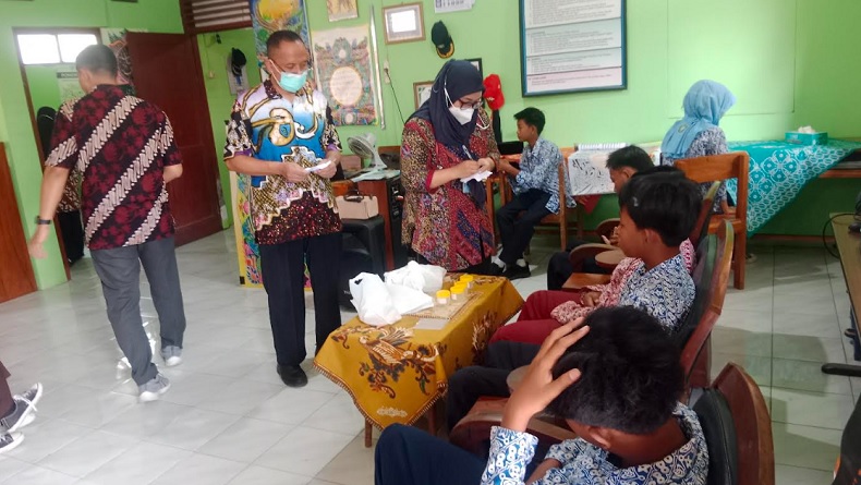 Dinkes Kulonprogo Investigasi Puluhan Siswa Keracunan MBG, Sampel Akan Diuji di Laboratorium