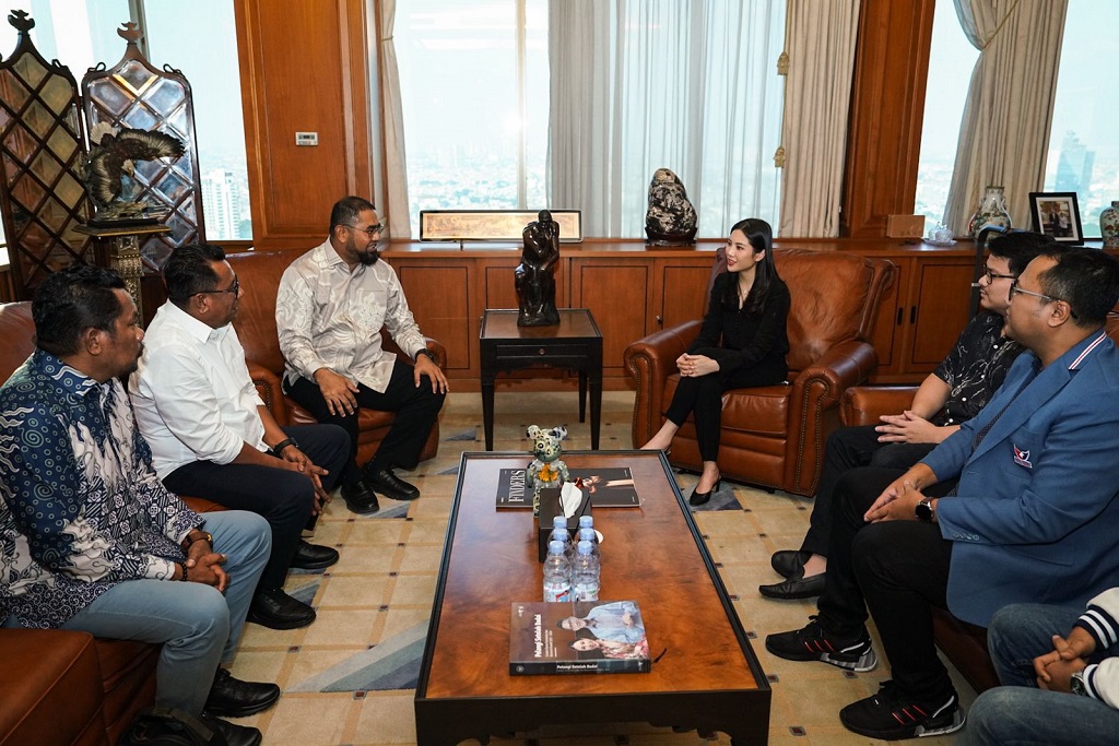 Bupati Halsel Hasan Ali Bassam Kasuba Silaturahmi dengan Ketum Partai Perindo Angela Tanoesoedibjo