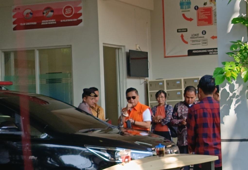 Hasto Keluar Rutan Pagi Ini, KPK: untuk Berobat   