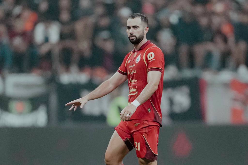Jordi Amat Tak Ragu Jegal Egy Maulana Vikri Cs saat Persija Vs Dewa United