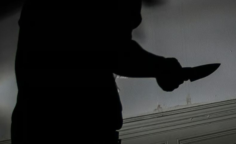 Horor! Suami Tikam Istri Secara Brutal di Pengadilan saat Sidang Cerai