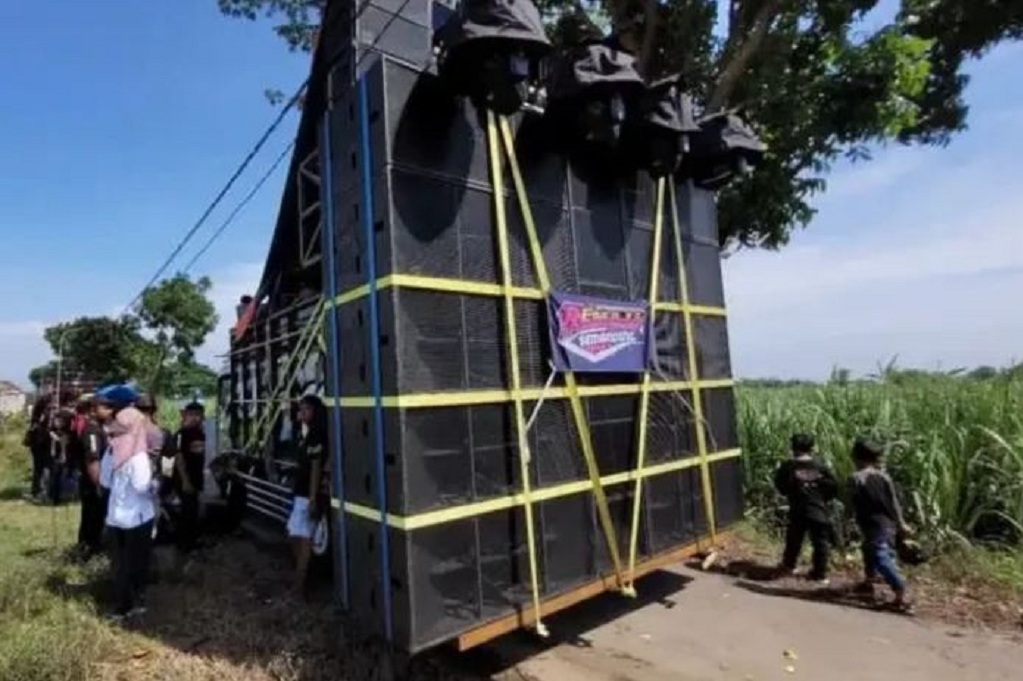 Viral Ibu Muda di Lumajang Meninggal saat Nonton Sound Horeg!