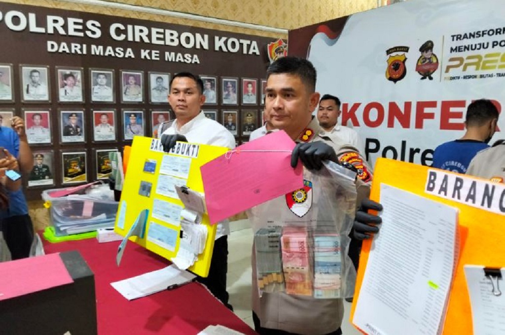 Pegawai Keuangan PDAM Cirebon Gelapkan Rp3,7 Miliar, Dihabiskan buat Judol dan Trading
