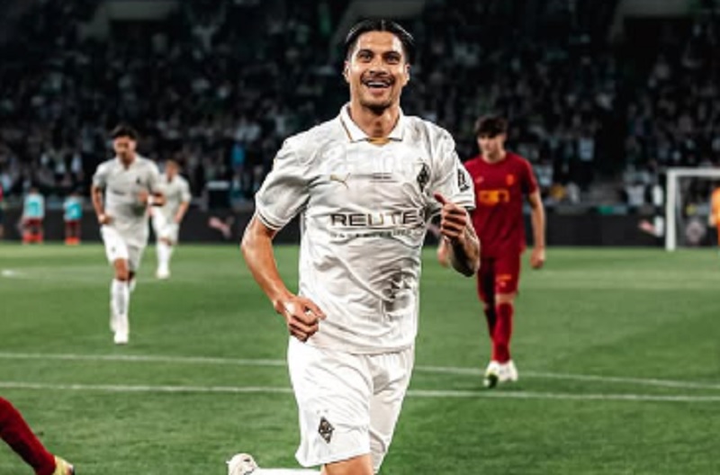 Borussia Monchengladbach Pamer Aksi Berkelas Kevin Diks Lawan Valencia